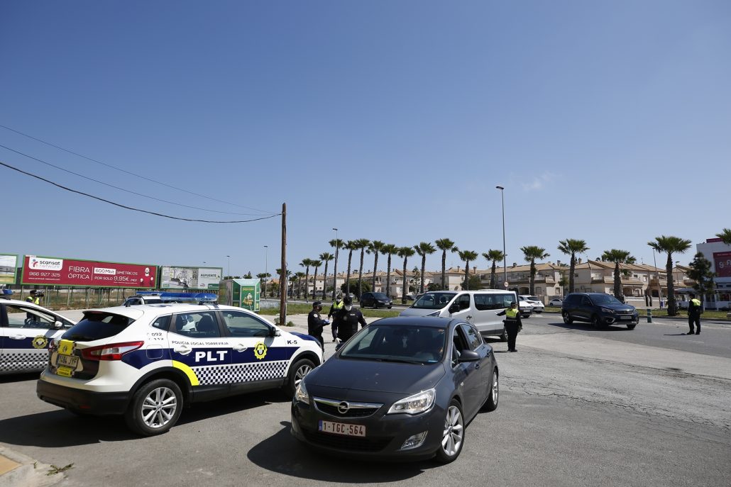 IMAGEN ARCHIVO. CONTROL POLICÍA LOCAL AVDA. CORTES VALENCIANAS 1