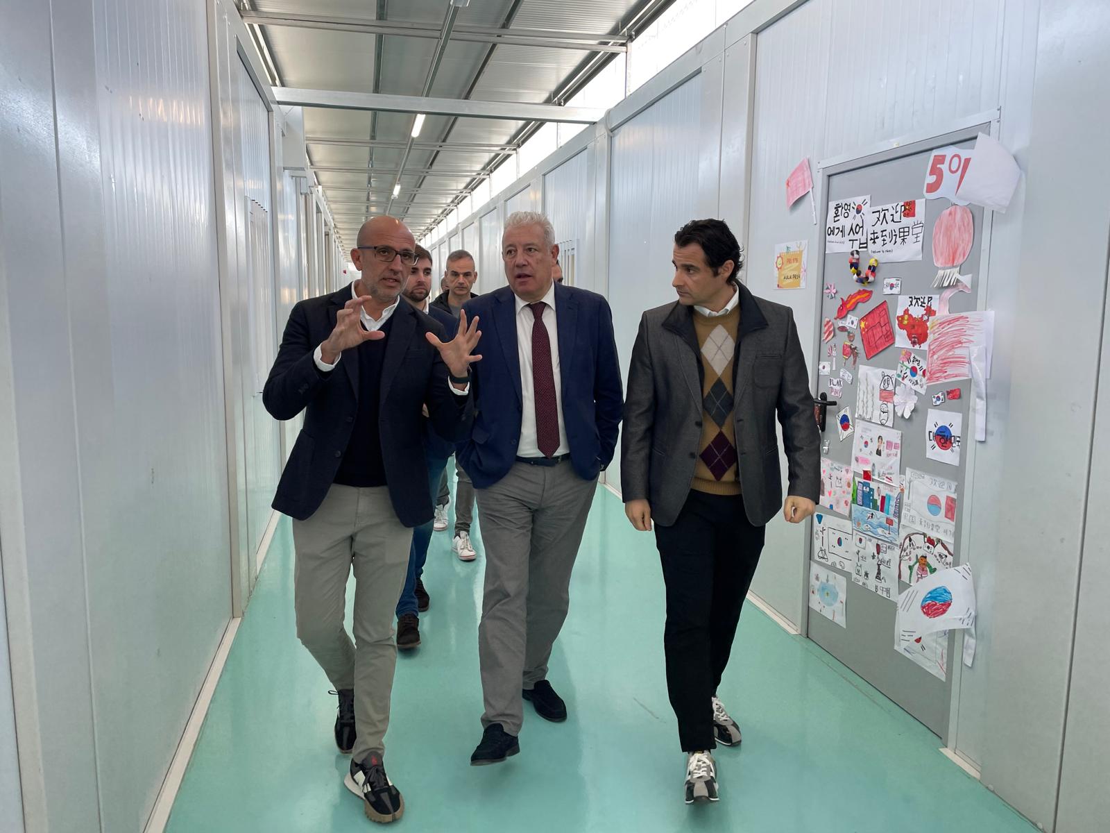 EDUCACIÓN ESTUDIA LA IMPLANTACIÓN EN TORREVIEJA DE UN NUEVO COLEGIO Y UN NUEVO IES EN PREFABRICADAS PARA DAR SOLUCIÓN A LA AVALANCHA DE MATRÍCULAS SOBREVENIDAS 4