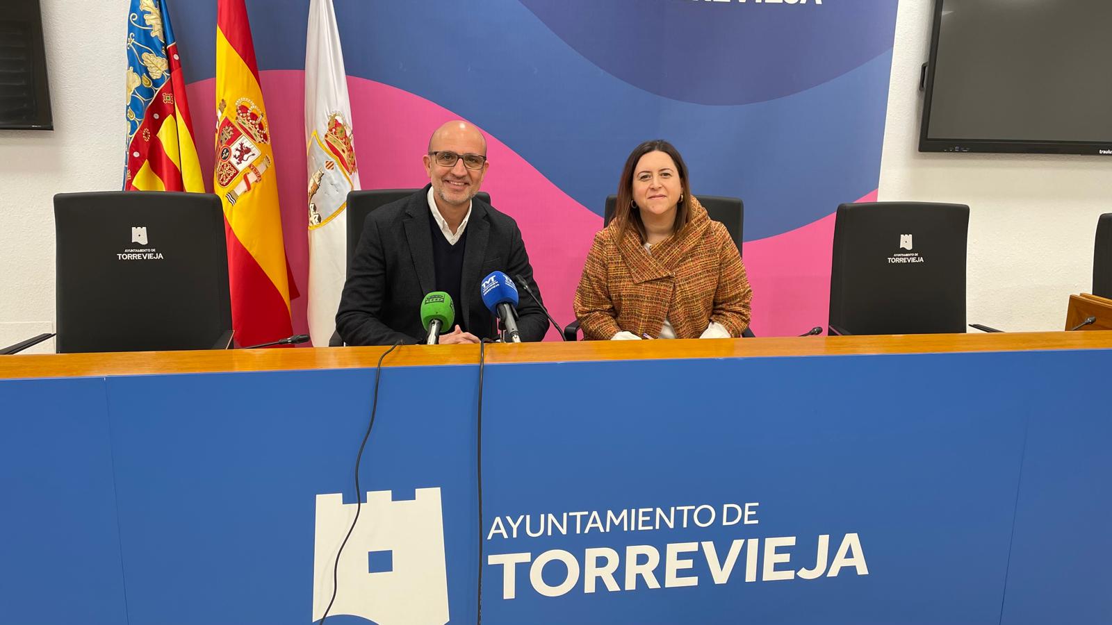 LA DIRECTORA GENERAL DE INNOVACIÓN E INCLUSIÓN EDUCATIVA DE LA GENERALITAT VALENCIANA VISITA TORREVIEJA