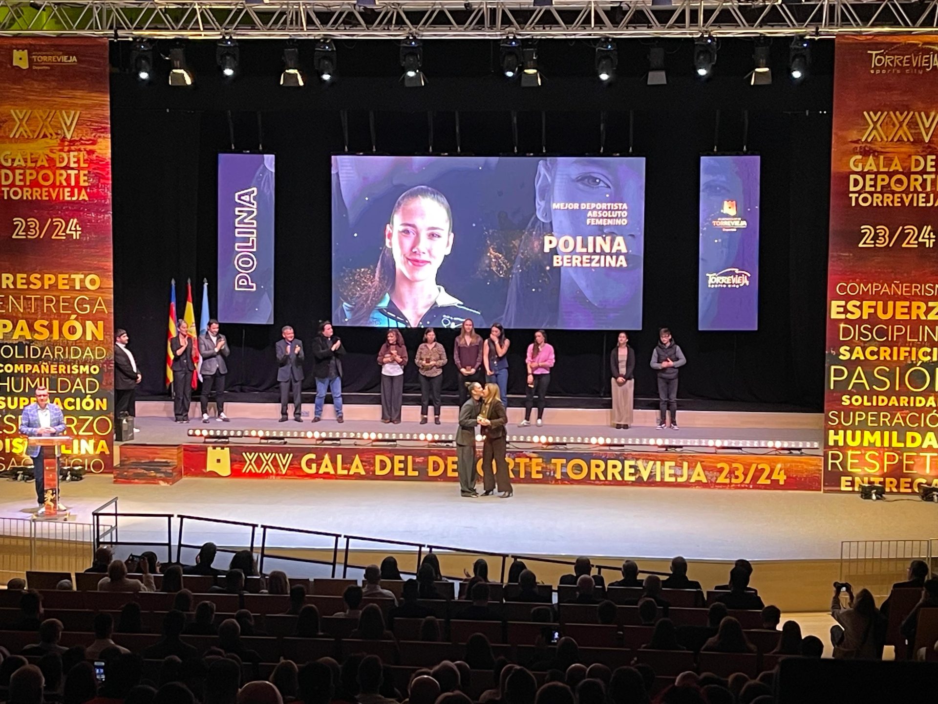 LA GIMNASTA OLÍMPICA POLINA BEREZINA, Y EL REMERO PARAOLÍMPICO JAVIER GARCÍA, MEJORES DEPORTISTAS 2023 2024 3
