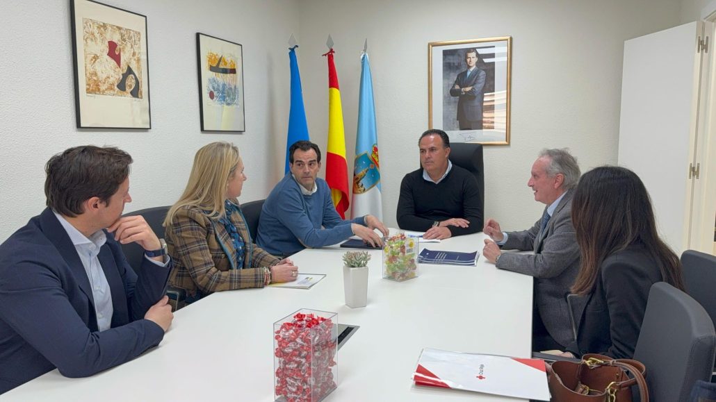 EL AYUNTAMIENTO DE TORREVIEJA, AGAMED Y CRUZ ROJA FIRMAN LA SEGUNDA FASE DEL PROGRAMA «OLA» 3