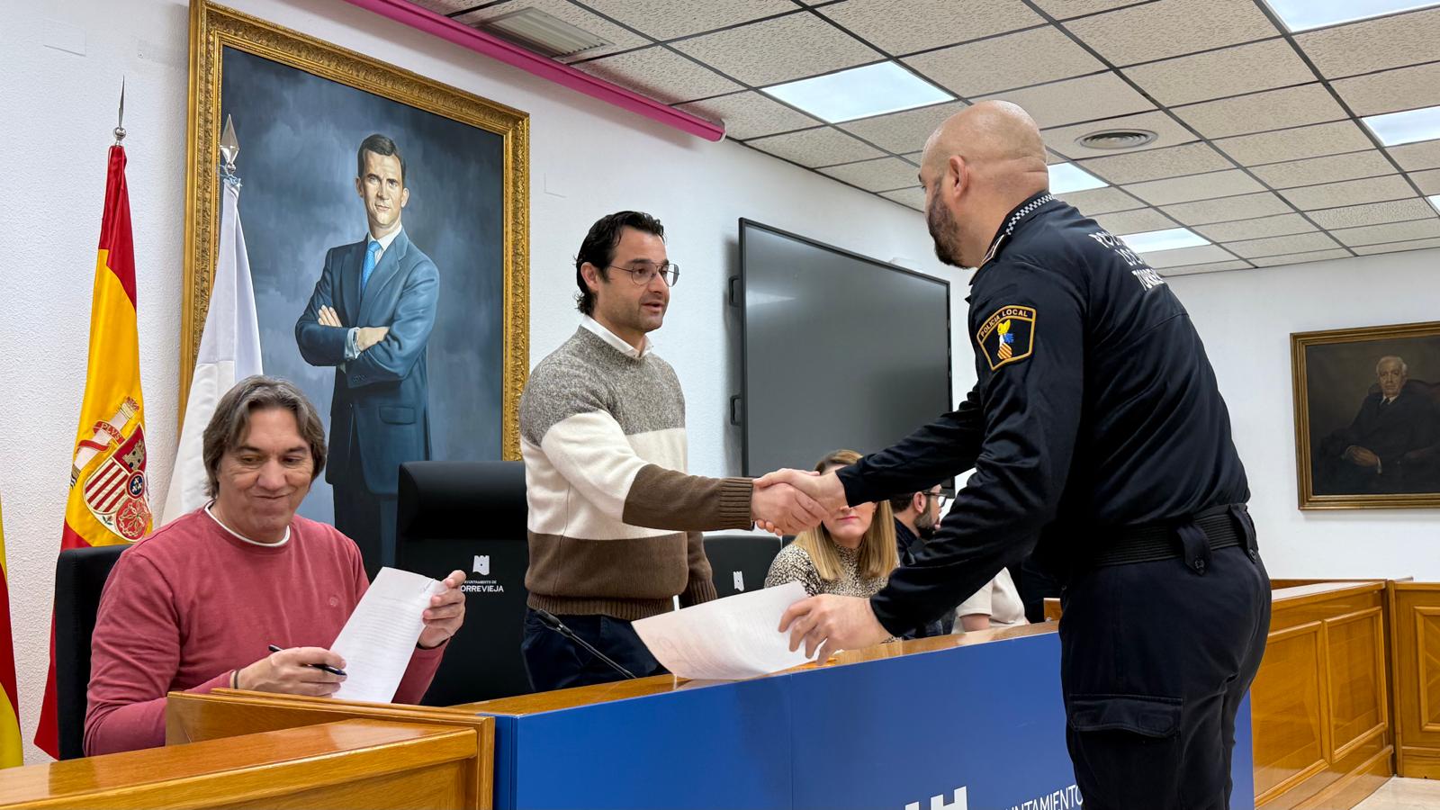 EL AYUNTAMIENTO DE TORREVIEJA SIGUE ESTABILIZANDO FUNCIONARIOS Y NOMBRANDO PERSONAL PARA REFORZAR LOS SERVICIOS MUNICIPALES 2