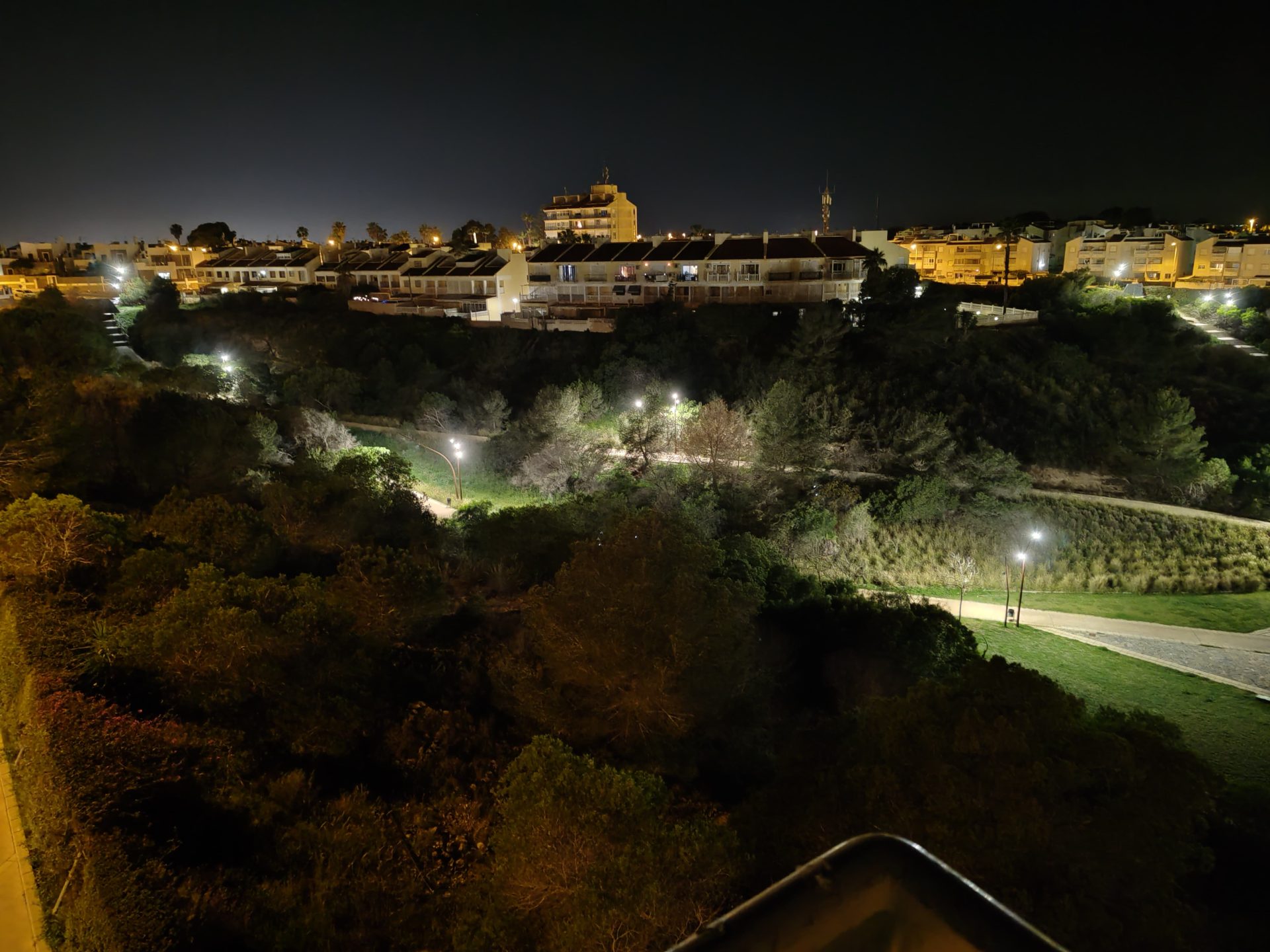 RENOVACIÓN DE LA ILUMINACIÓN DEL PARQUE AROMÁTICO DENTRO DEL SERVICIO MUNICIPAL DE MANTENIMIENTO 3