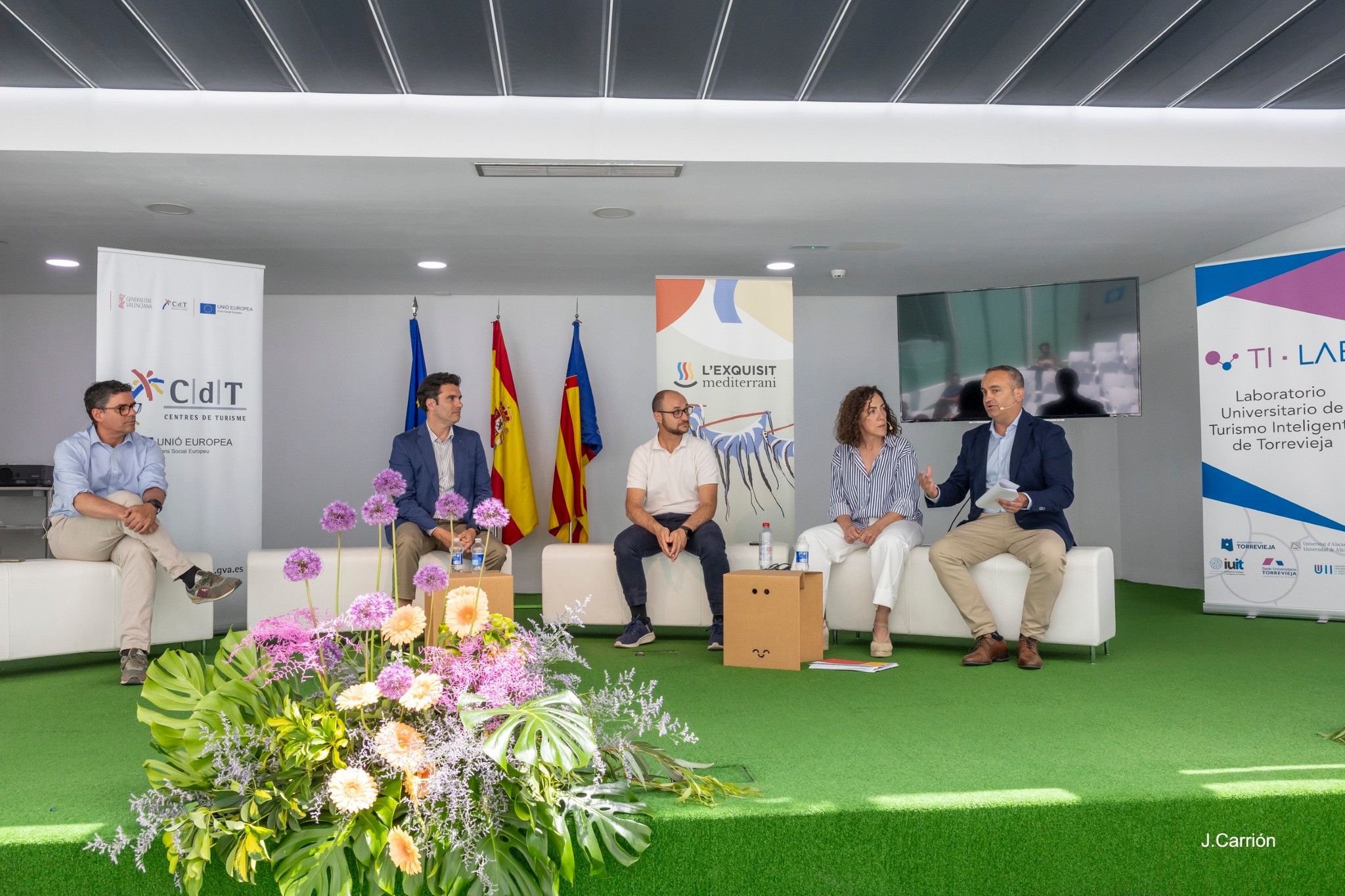 TORREVIEJA SE CONSOLIDA COMO REFERENTE EN INNOVACIÓN TURÍSTICA CON UNA JORNADA CENTRADA EN EL USO DE DATOS PARA DESTINOS INTELIGENTES 2