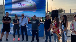 EL AYUNTAMIENTO REAPERTURA LAS SIETE PISTAS DE PÁDEL, DOS PISTAS DE FRONTENIS, NUEVO CONTROL DE ACCESO A LAS INSTALACIONES Y LA CONSTRUCCIÓN DE UNA CAFETERÍA EN LA CIUDAD DEPORTIVA 6
