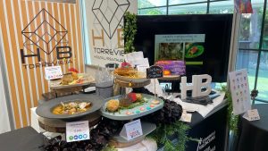 LA CONSELLERA DE TURISMO Y EL ALCALDE DE TORREVIEJA INAUGURAN LA PRIMERA EDICIÓN DEL FESTIVAL GASTRONÓMICO DESAL 7 LA CONSELLERA DE TURISMO Y EL ALCALDE DE TORREVIEJA INAUGURAN LA PRIMERA EDICIÓN DEL FESTIVAL GASTRONÓMICO DESAL 7