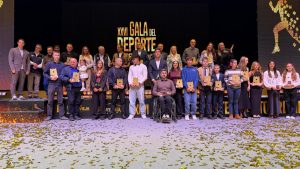 ÁNDER MARTÍN Y CHARO ESQUIVA, TRIUNFADORES DE LA XXVI GALA DEL DEPORTE DE TORREVIEJA 1 ÁNDER MARTÍN Y CHARO ESQUIVA, TRIUNFADORES DE LA XXVI GALA DEL DEPORTE DE TORREVIEJA 1