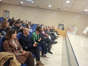 LA SEDE DE LA UA EN TORREVIEJA IMPULSA LA HUMANIZACIÓN DE TRES CENTROS DE SALUD DEL DEPARTAMENTO DE TORREVIEJA A TRAVÉS DE LAS ILUSTRACIONES DE ALBA GRANERO 5