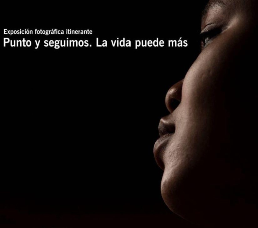 CARTEL EXPOSICIÓN “PUNTO Y SEGUIDO. LA VIDA PUEDE MÁS”