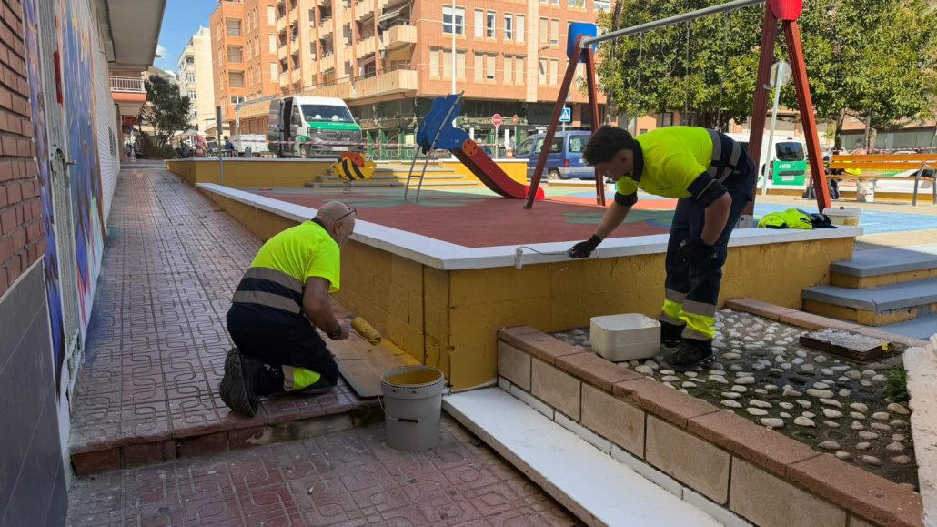 EL AYUNTAMIENTO MEJORA LA PLAZA MARÍA ASUNCIÓN CON NUEVO ARBOLADO Y MOBILIARIO URBANO 2