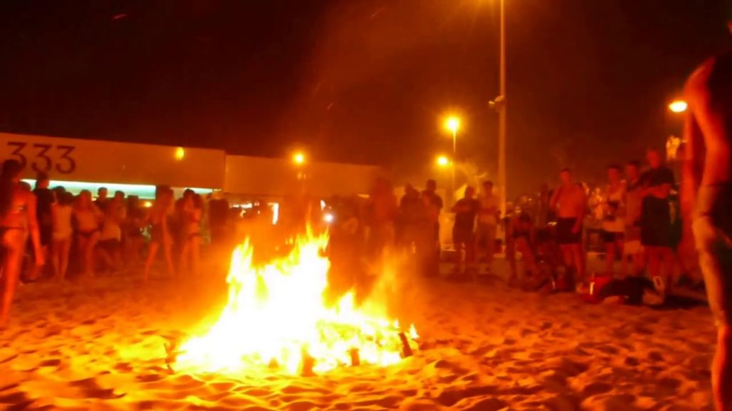 torrevieja celebra este domingo tradicional noche hogueras san juan sus playas 69