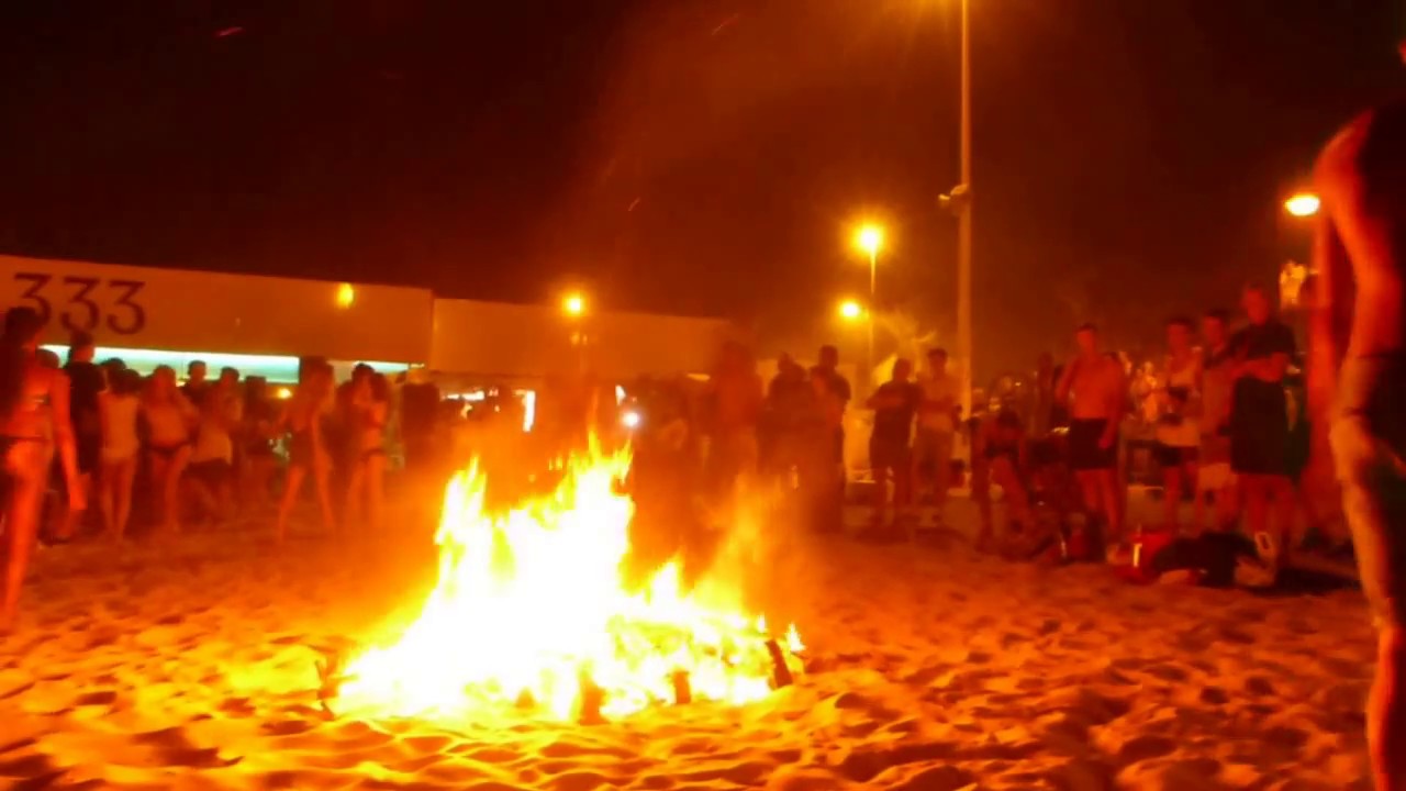 torrevieja celebra este domingo tradicional noche hogueras san juan sus playas 69